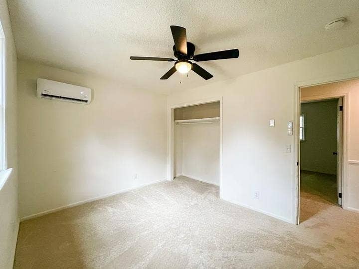 Seeking male roommate