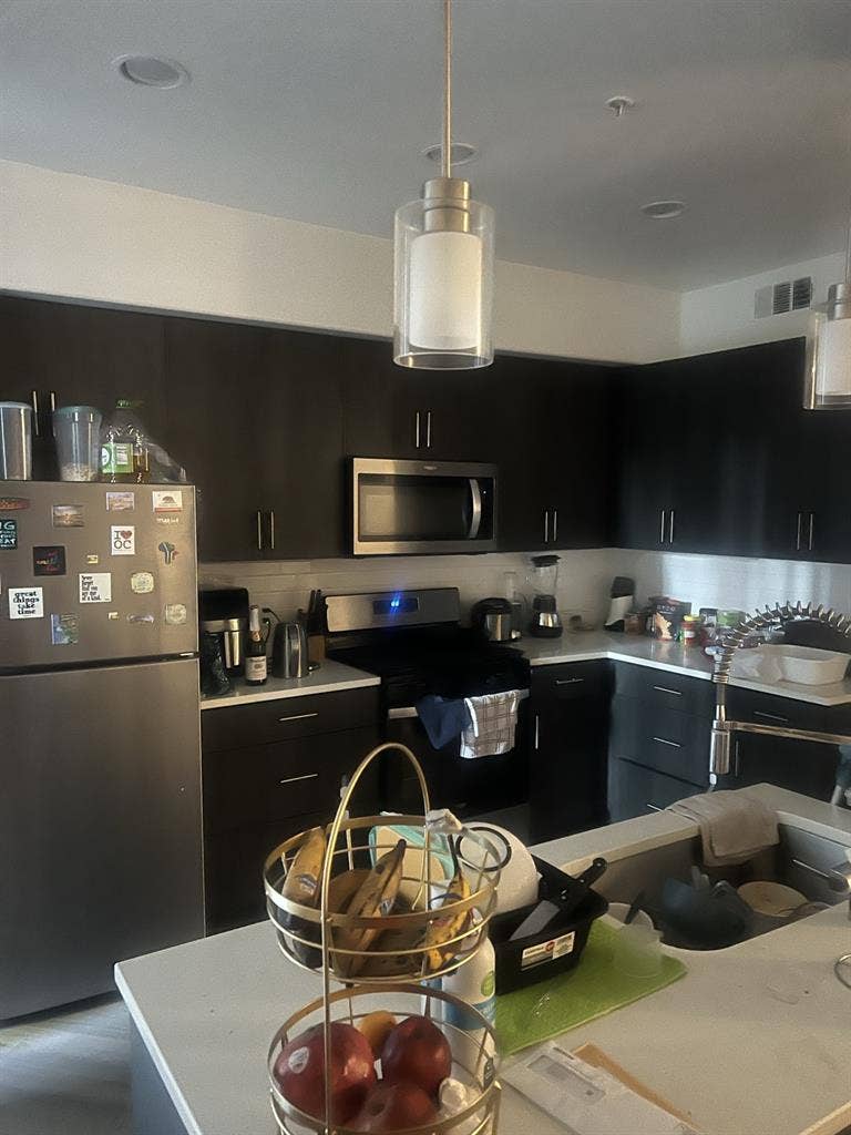 Private room available in ba