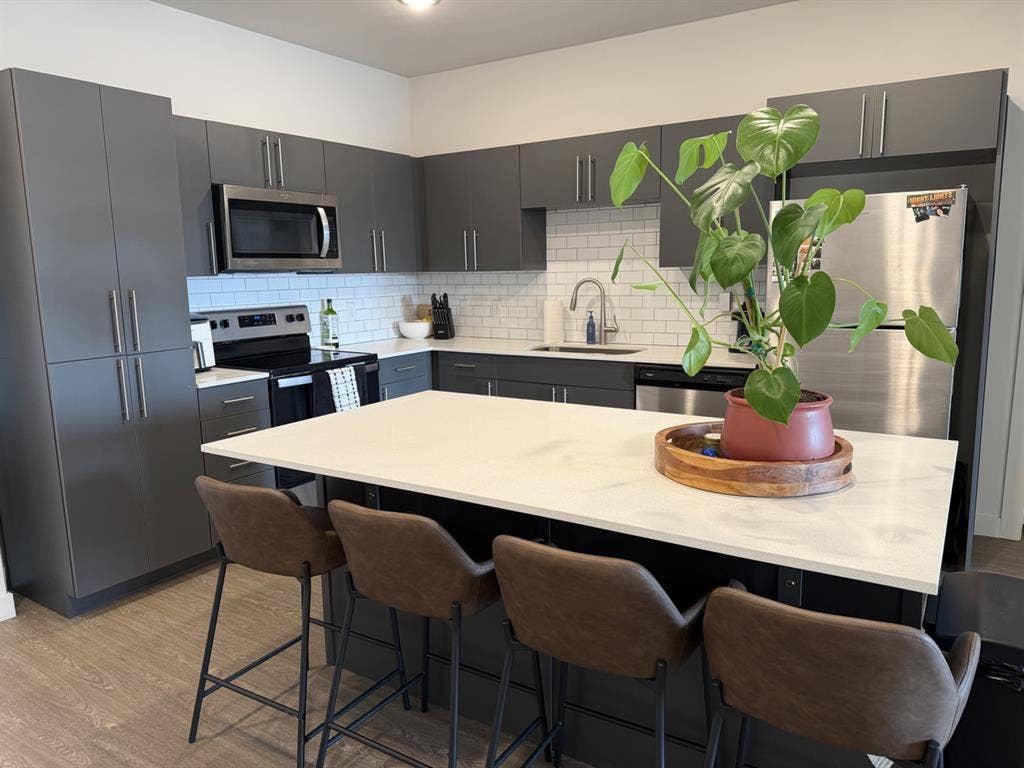 Looking for lease transfer!