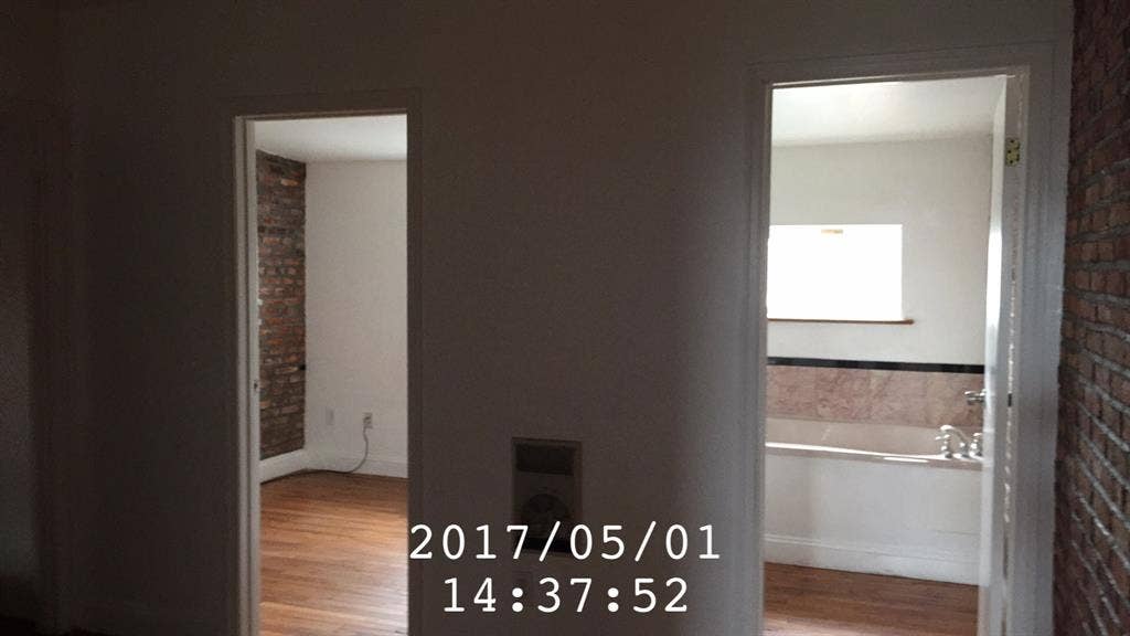 Looking for another roomate