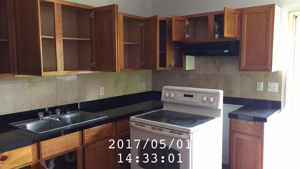 Looking for another roomate