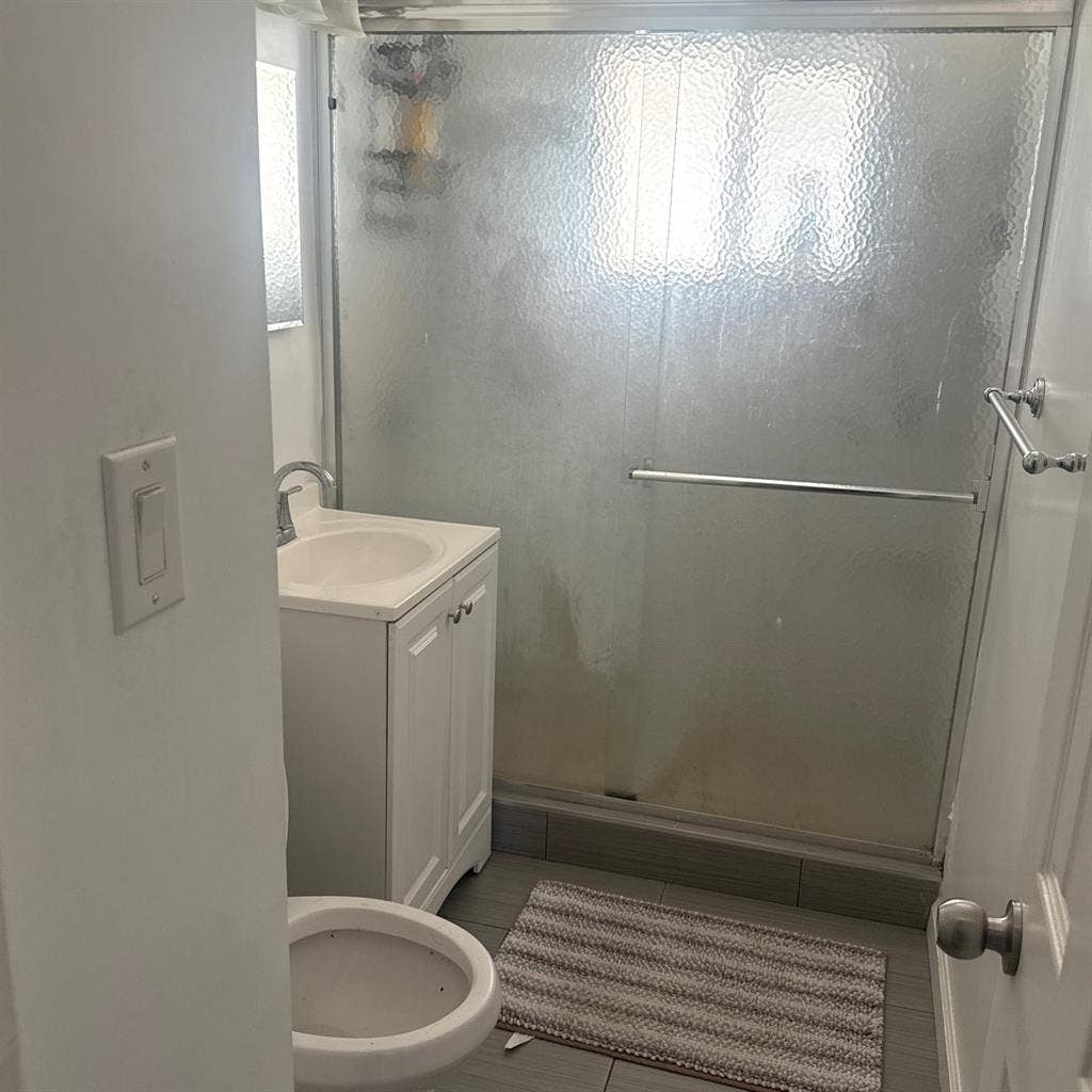 Looking for roommates