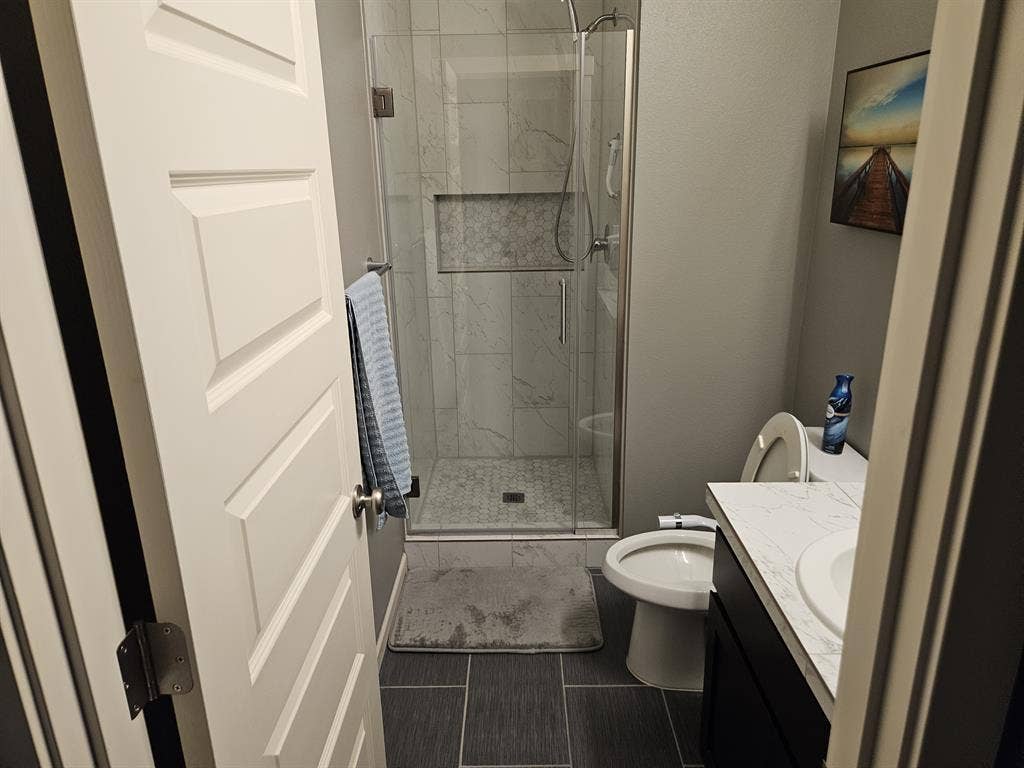 Large private room for rent