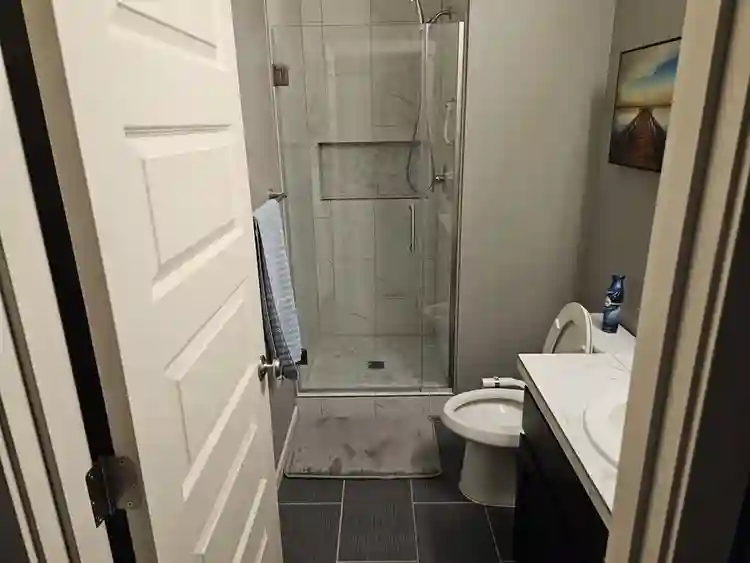 Large private room for rent