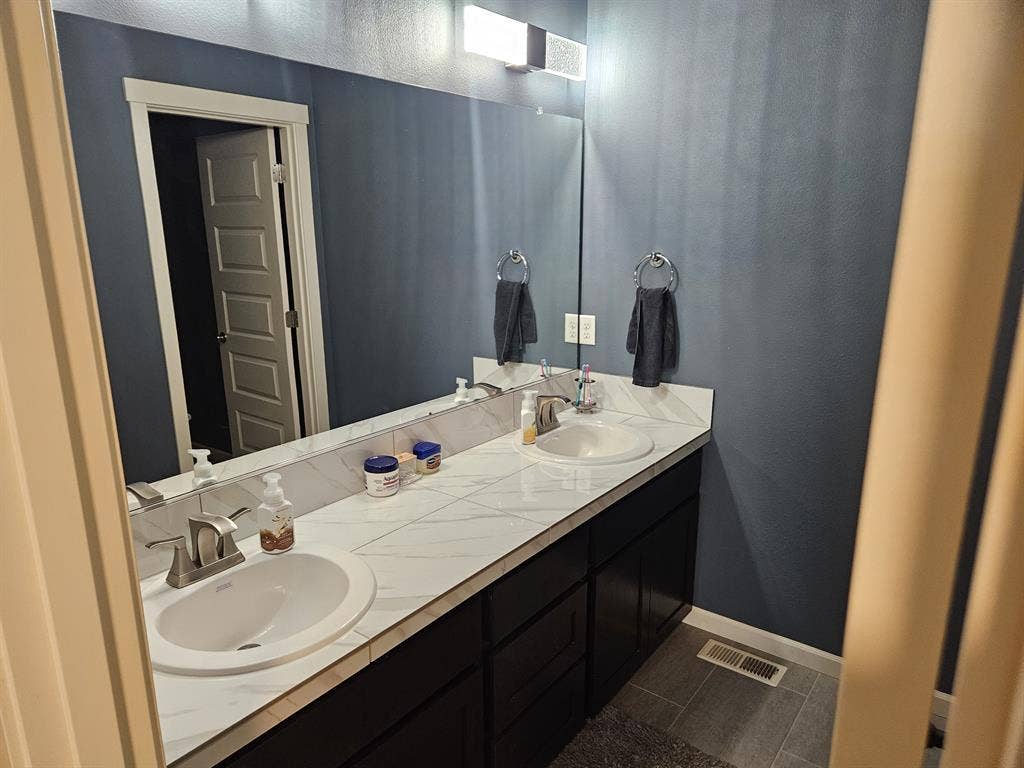 Large private room for rent