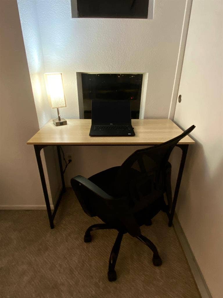 Furnished room, private bathroom