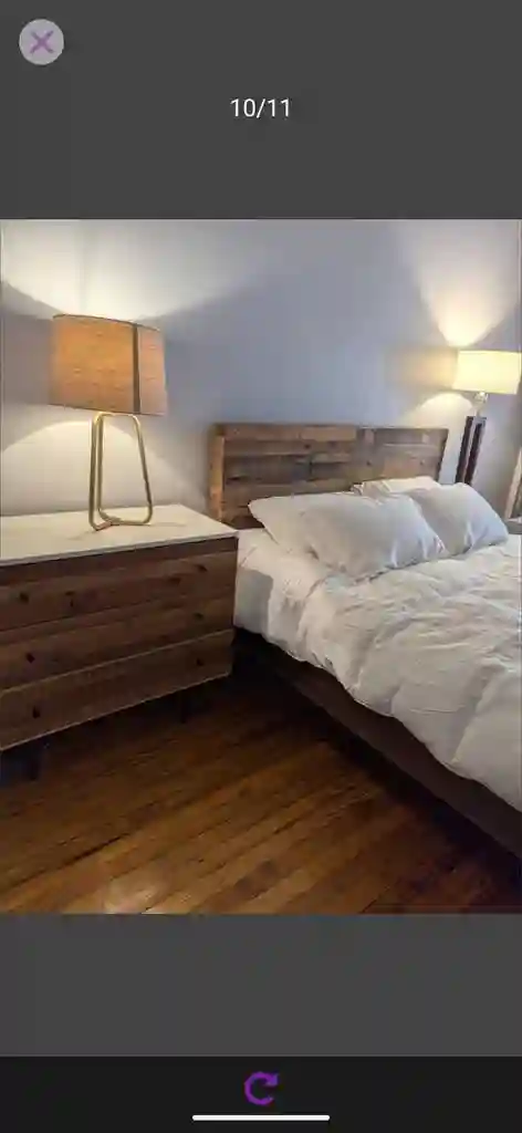 Manhattan Room
- mins to Midtown