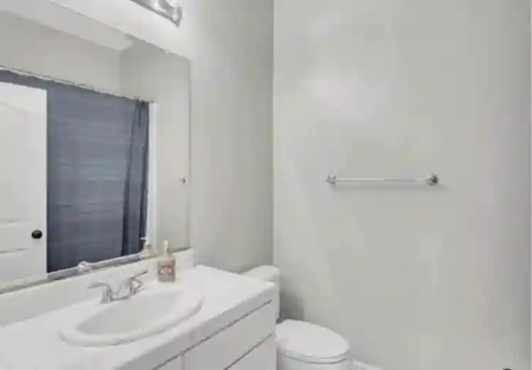 Spacious Private Room for Rent