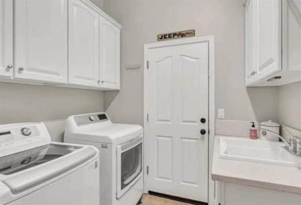 Spacious Private Room for Rent