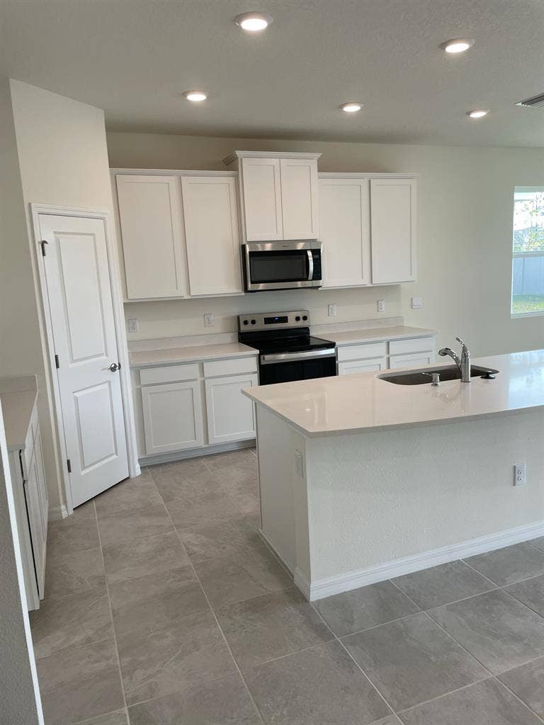 Room for rent in Brooksville