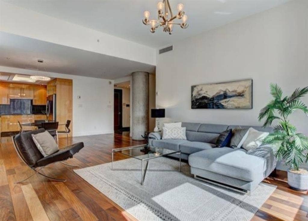 Looking for female tenant