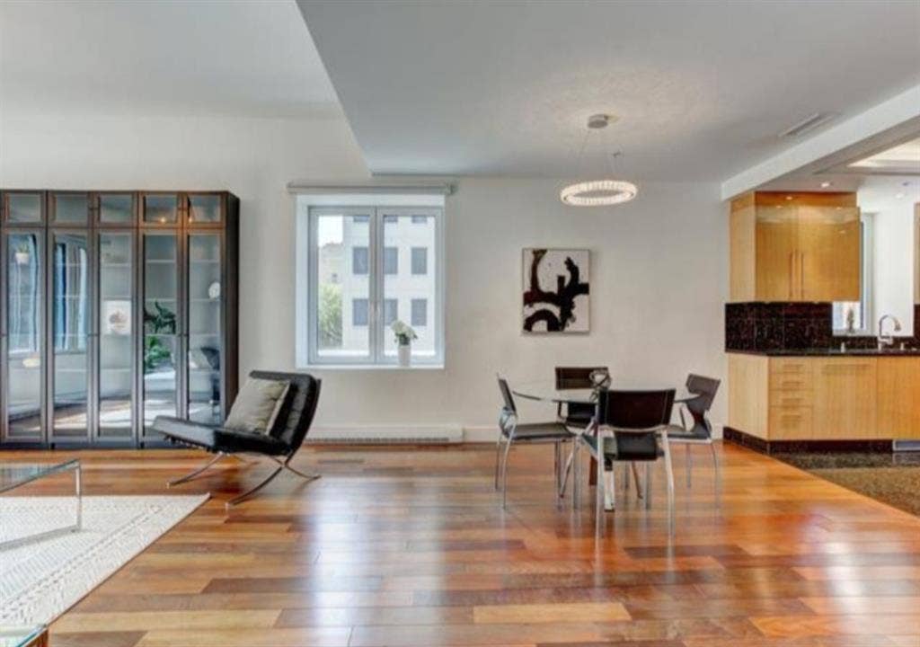 Looking for female tenant