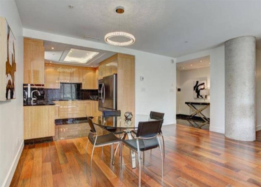 Looking for female tenant