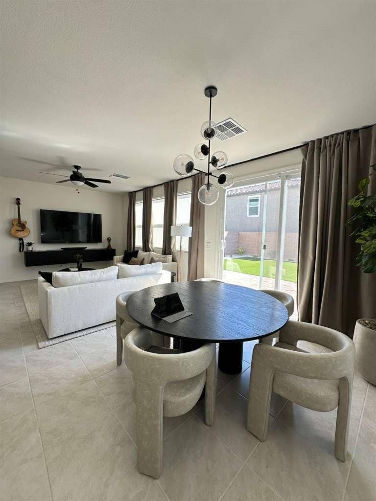 I have one room available for rent