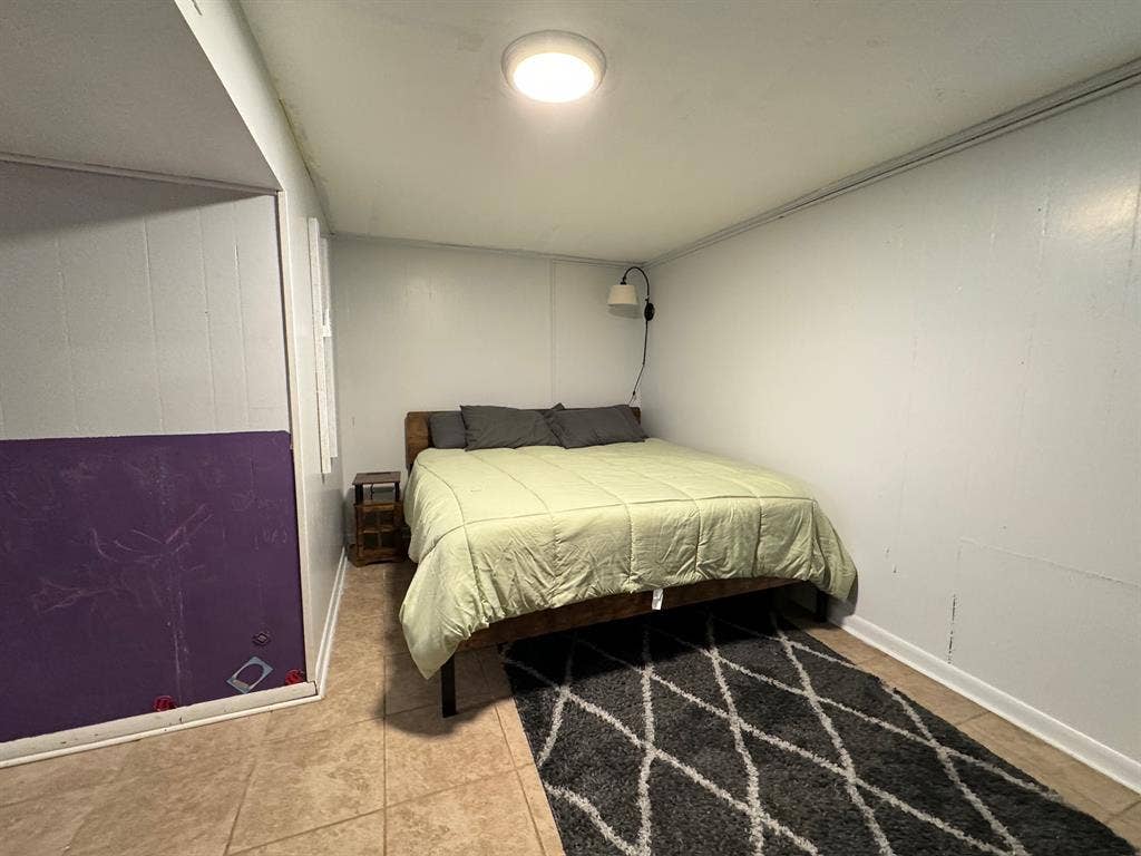 Fully furnished private entrance