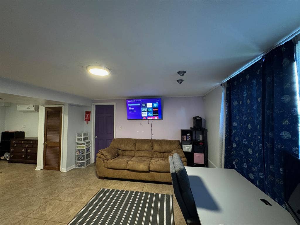 Fully furnished private entrance