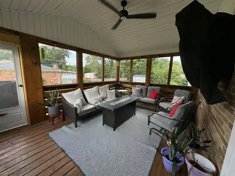 Fully furnished private entrance