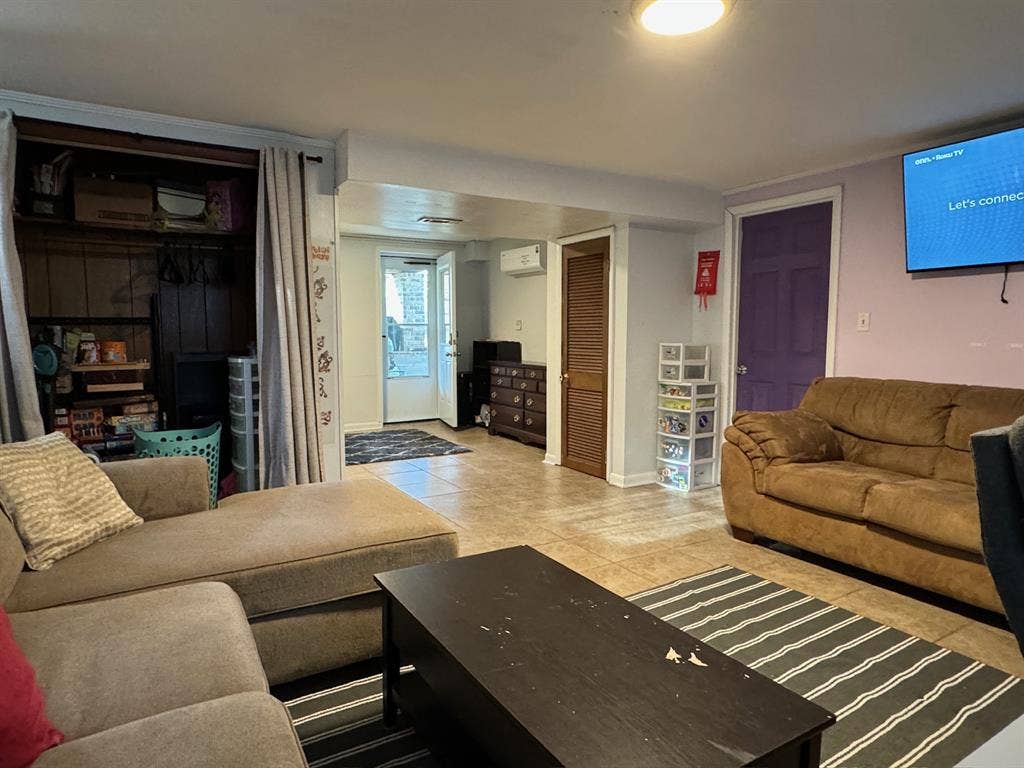 Fully furnished private entrance