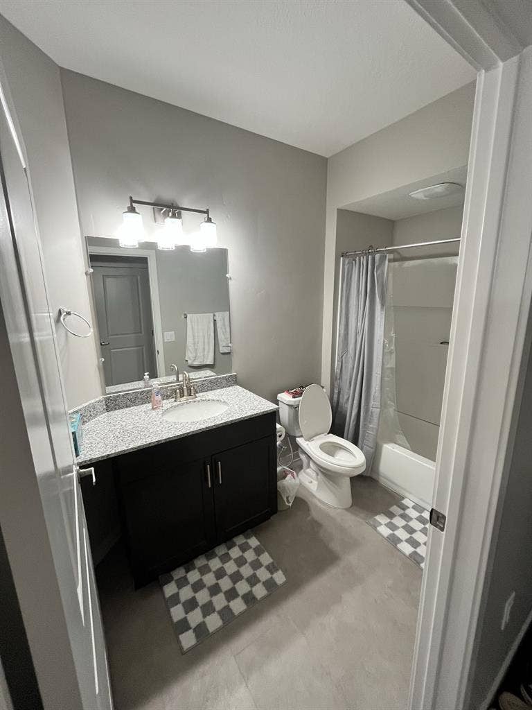 * private bathroom!!!