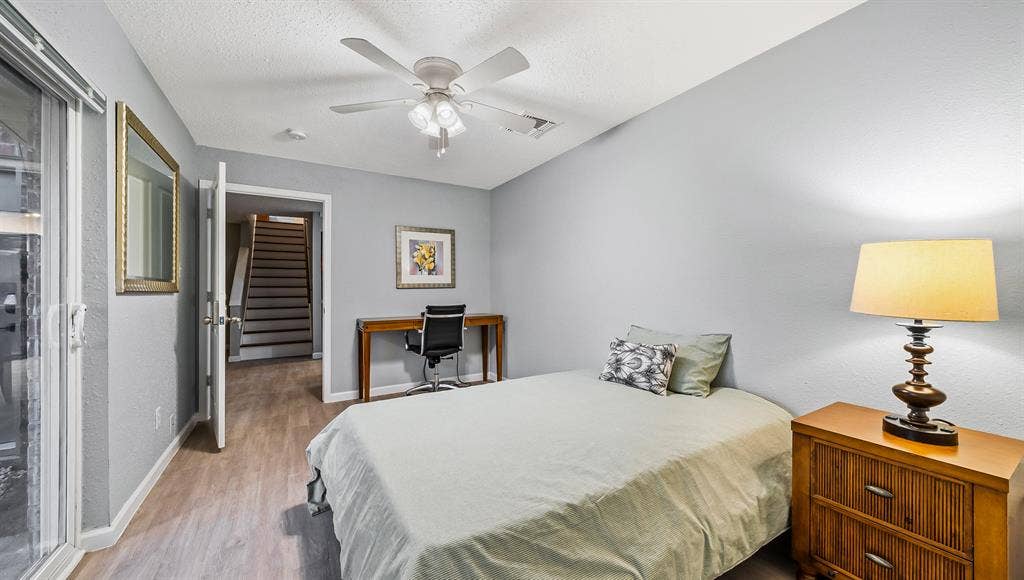 8 BR in Houston