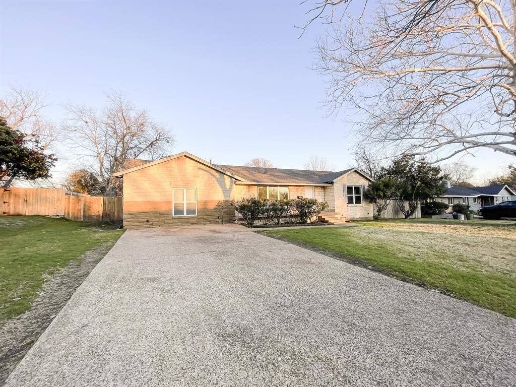 7 BR in Richland Hills