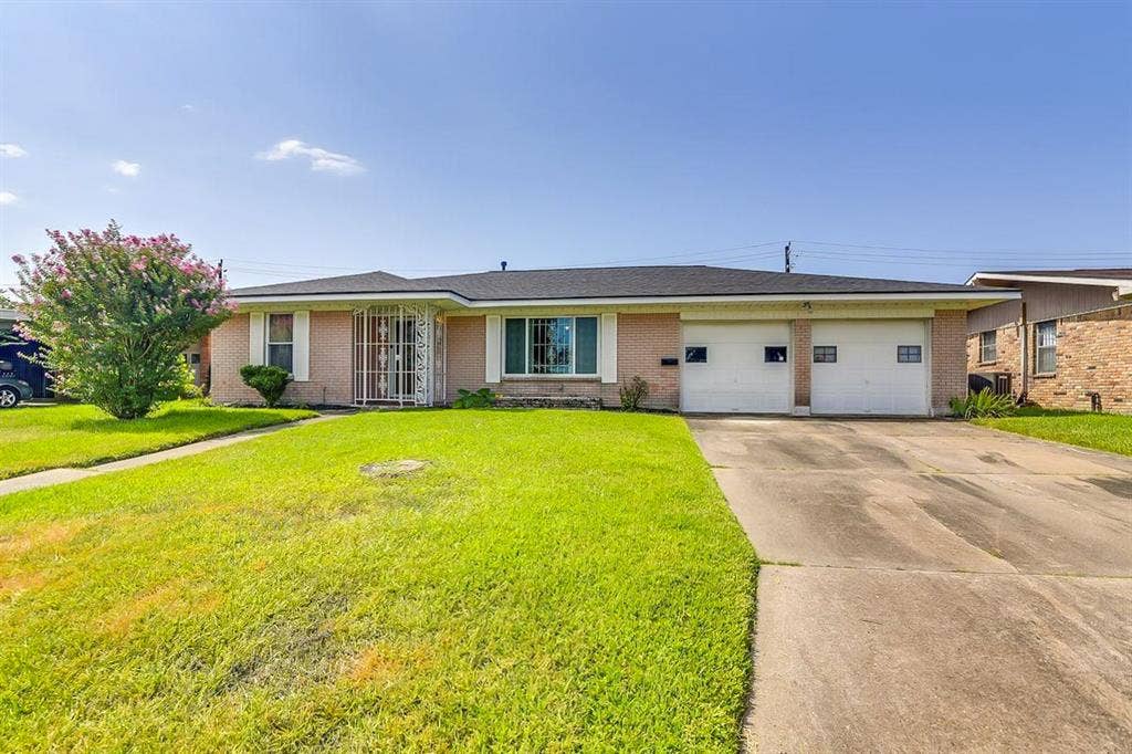6 BR in Houston