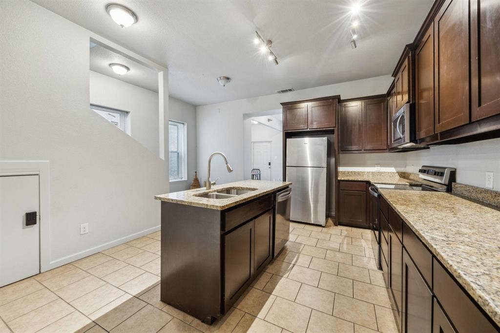 4 BR in Fort Worth