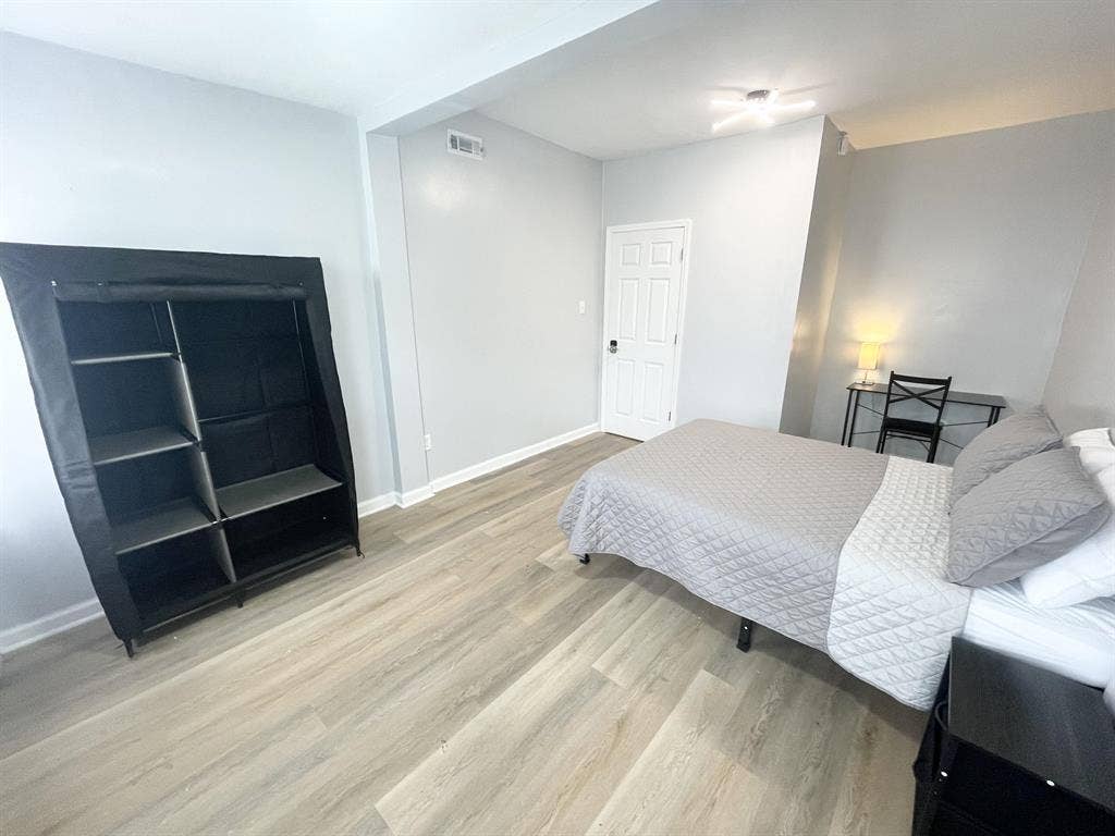 6 BR in Indianapolis