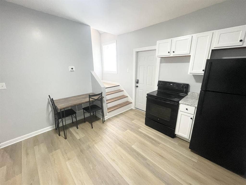 6 BR in Indianapolis