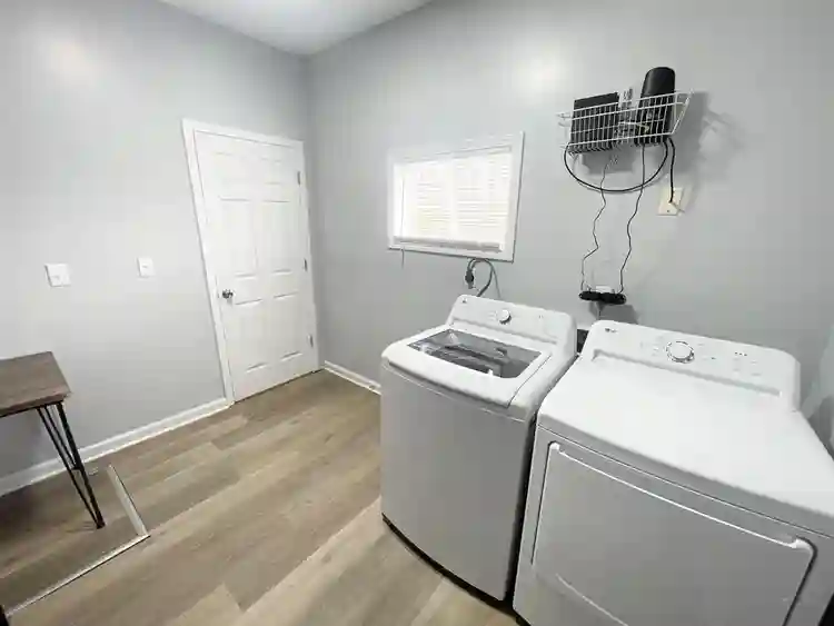 6 BR in Indianapolis