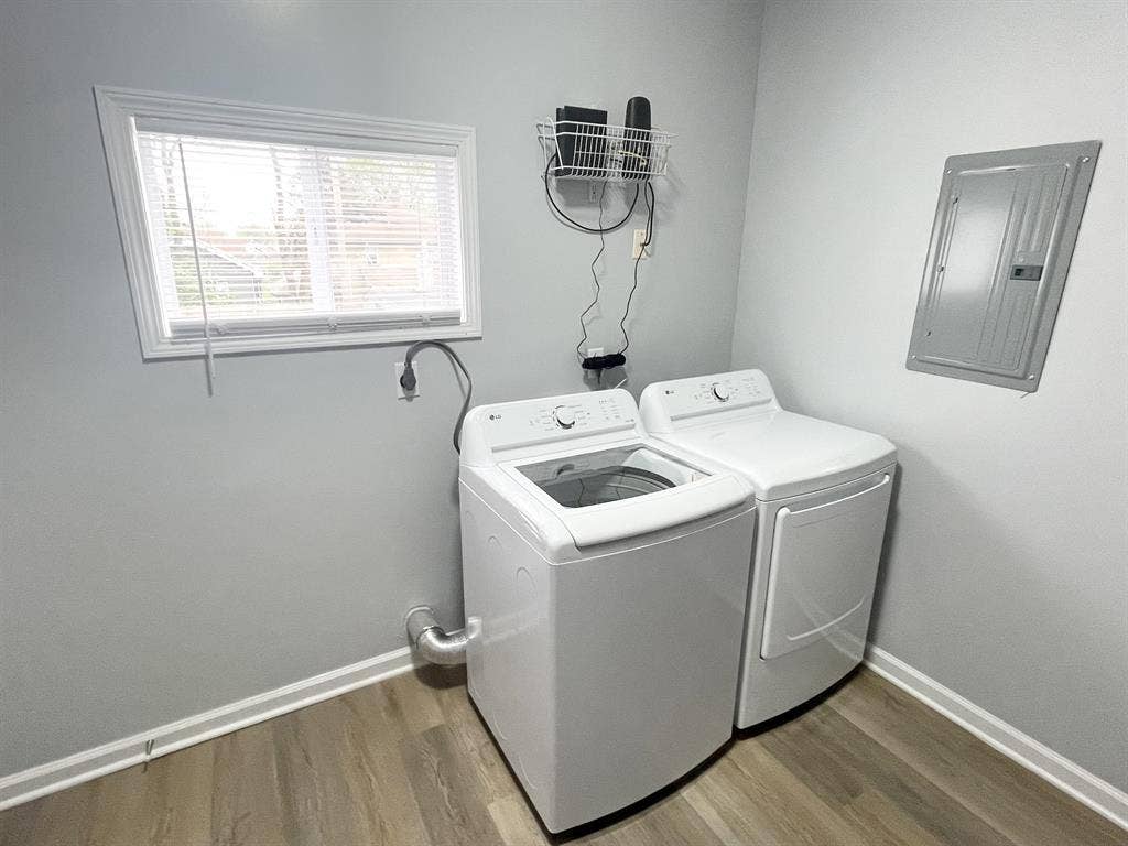 6 BR in Indianapolis