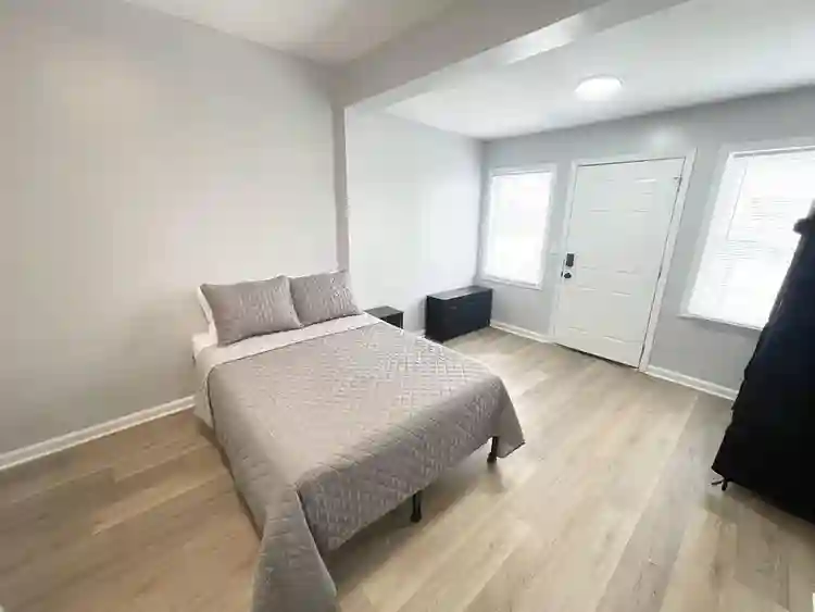 6 BR in Indianapolis