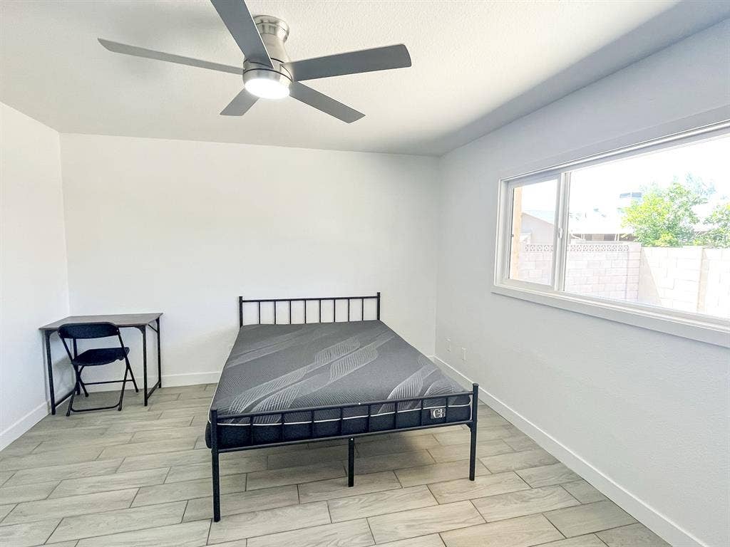 11 BR in Glendale