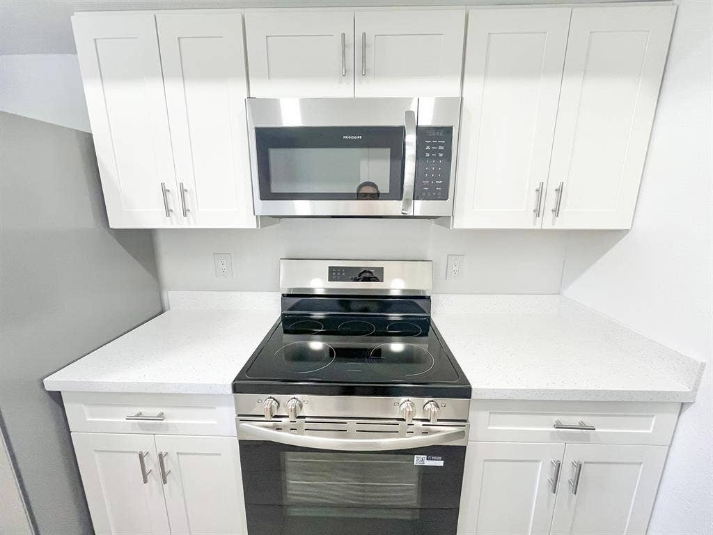 11 BR in Glendale