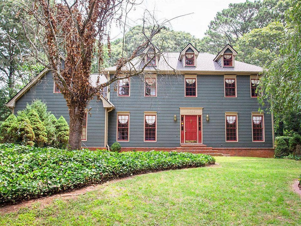 8 BR in Lilburn