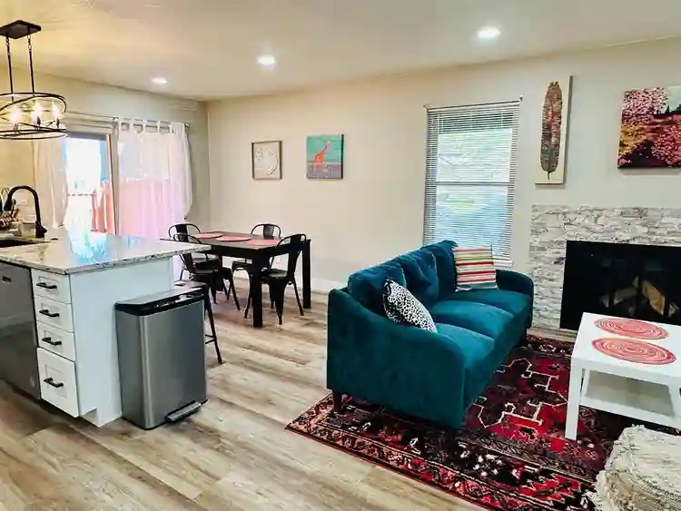 3 BR in Aurora