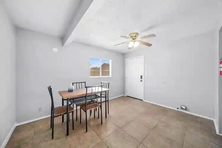3 BR in Lancaster