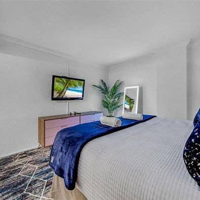 Ocean Front Room! Bills included