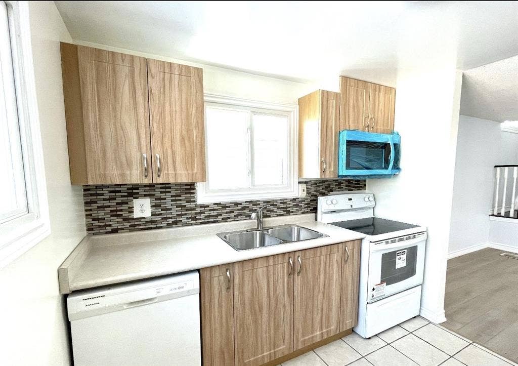 Shared Room - Georgian/Barrie