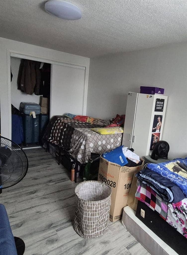 Shared Room - Georgian/Barrie