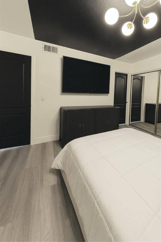 Private Room Available Immediately