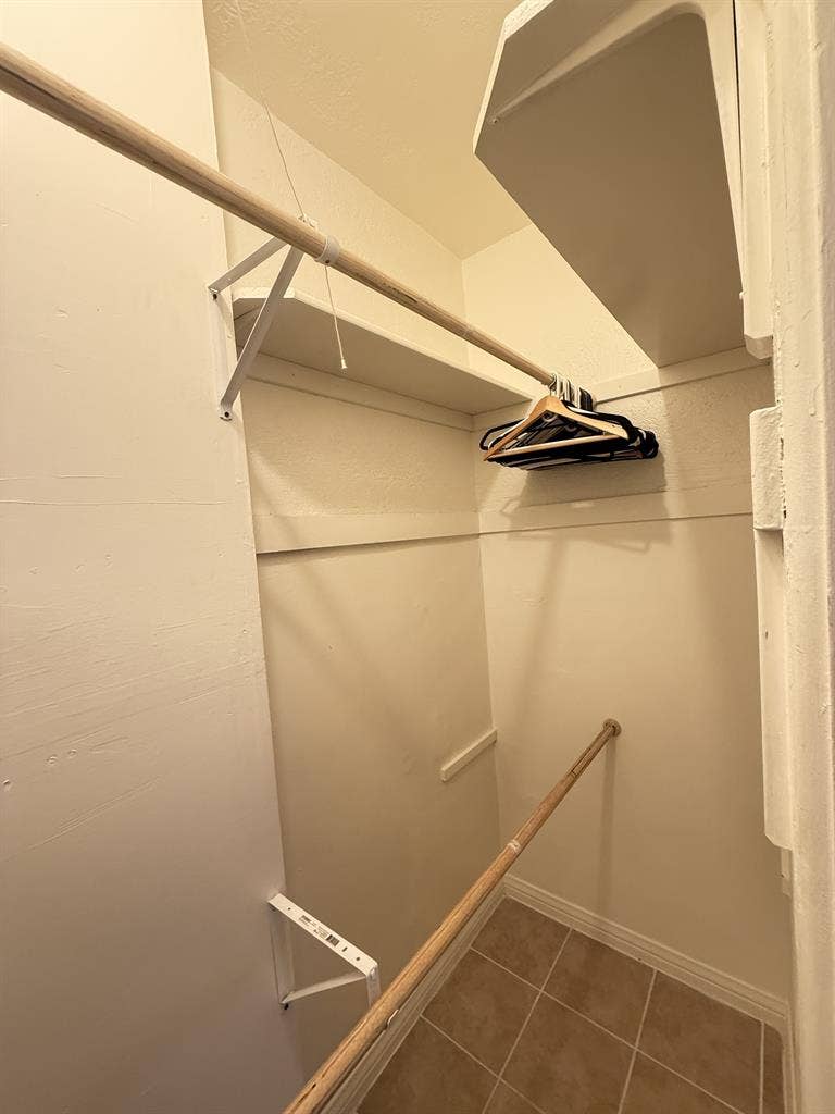 Huge 2 BR Apartment Near The Grove