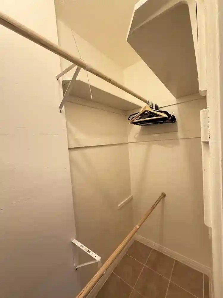 Huge 2 BR Apartment Near The Grove