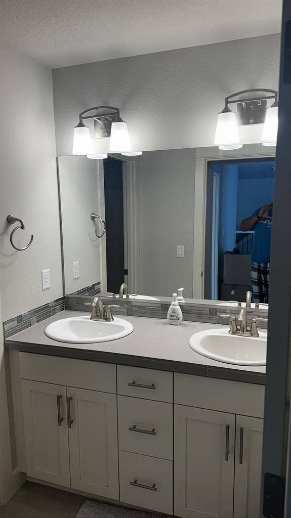 Private room and bathroomm