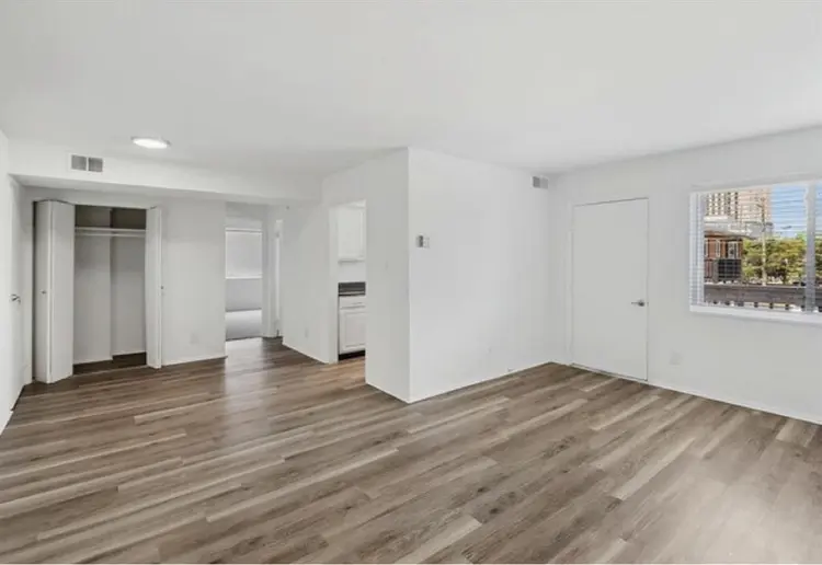 bath sublease - entire unit