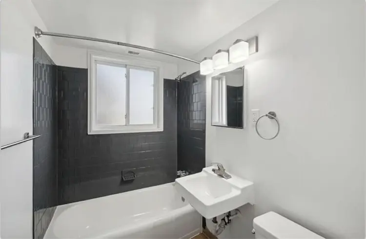 bath sublease - entire unit