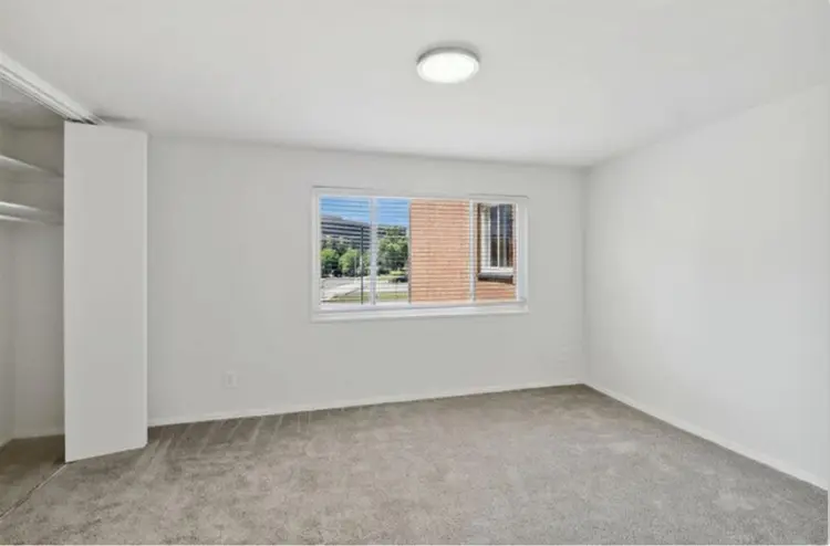 bath sublease - entire unit