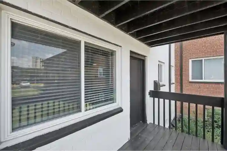 bath sublease - entire unit