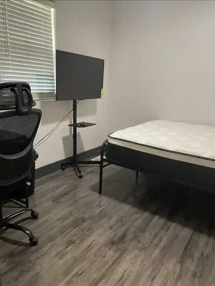 7mins away from Downtown