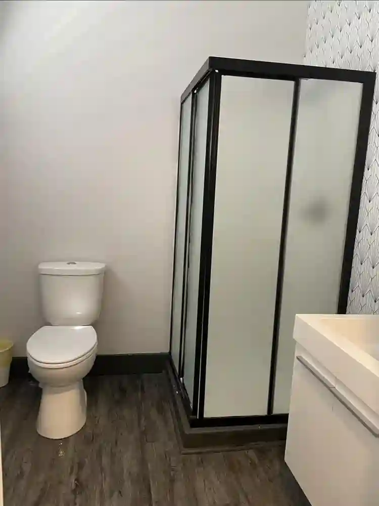 7mins away from Downtown